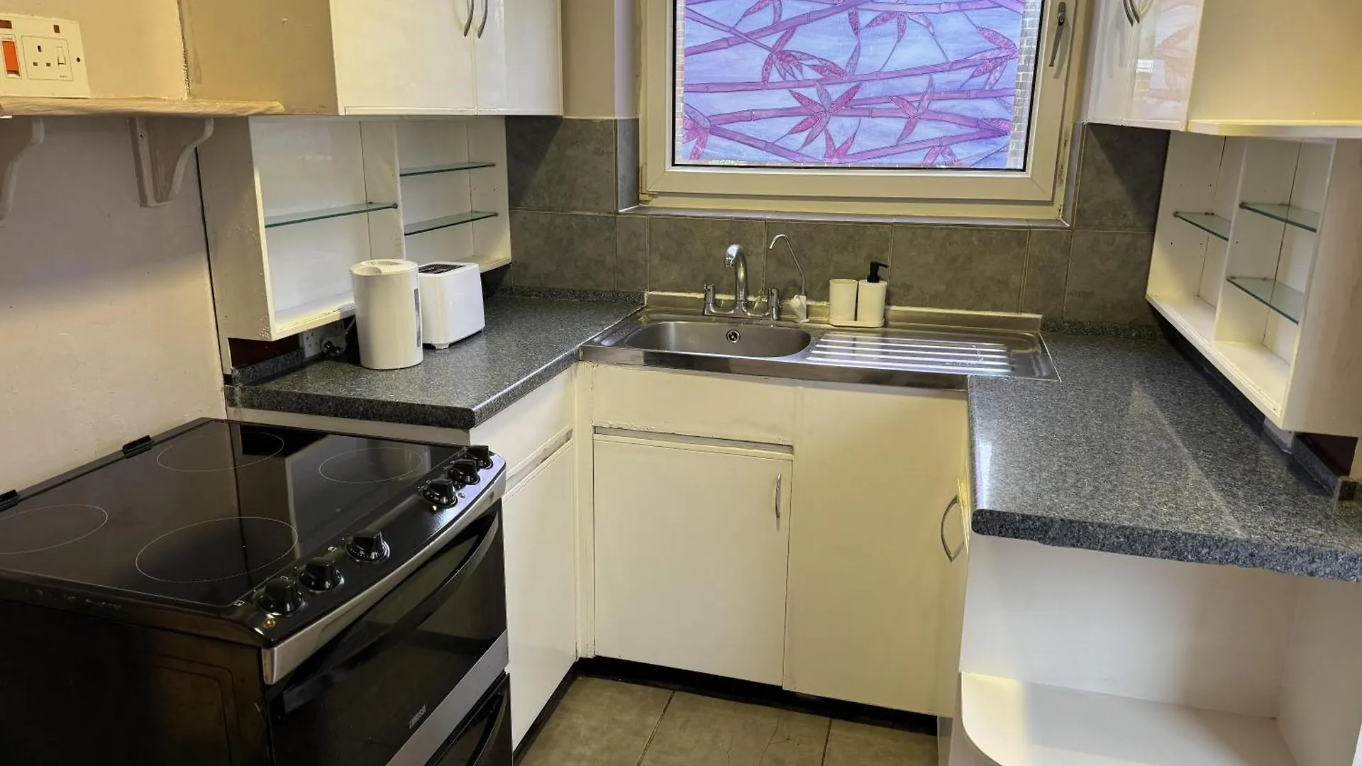 Inviting 2-Bed Apartment In Southampton